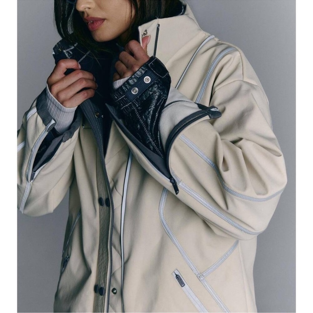 NWT Free People Moon Magic Reflective Rain Parka Whipped Cream Size S - Picture 2 of 3